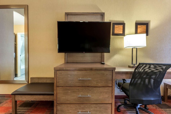 Room 25 of 47