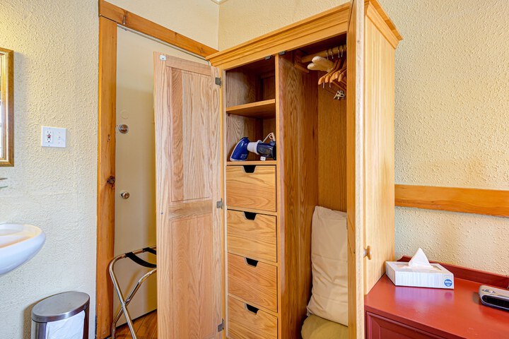 Room 16 of 59