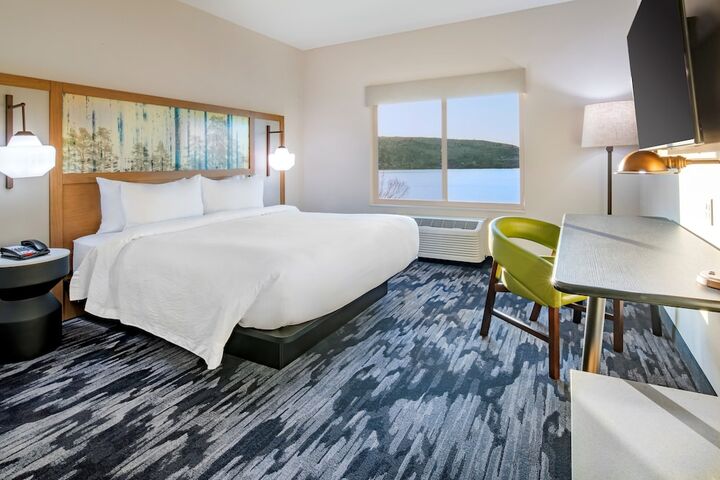 Room 28 of 46