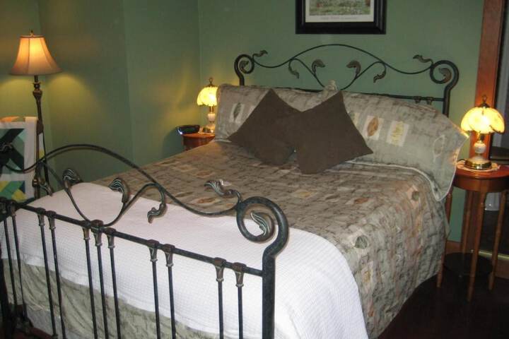 Room 25 of 46