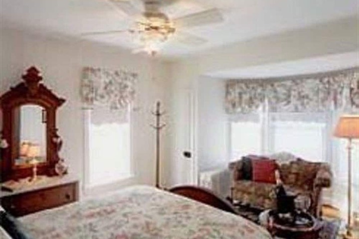 Room 42 of 47