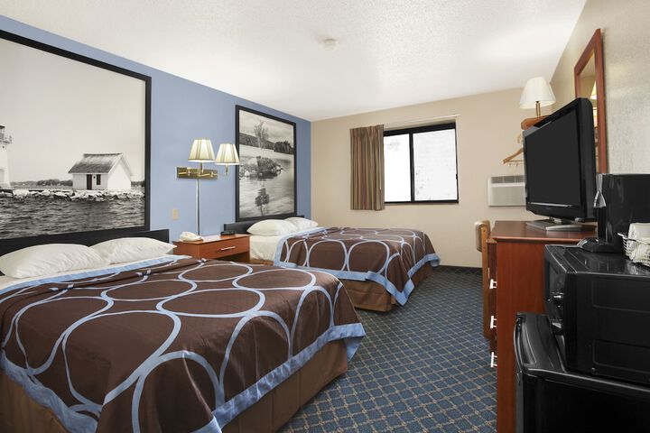 Room 12 of 21