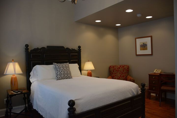 Room 34 of 151