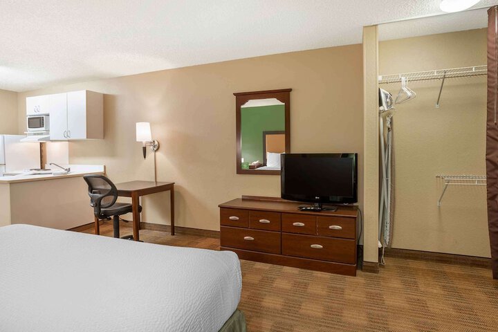 Room 12 of 24