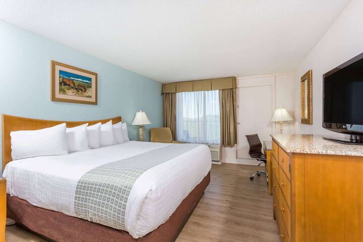 Room 14 of 32
