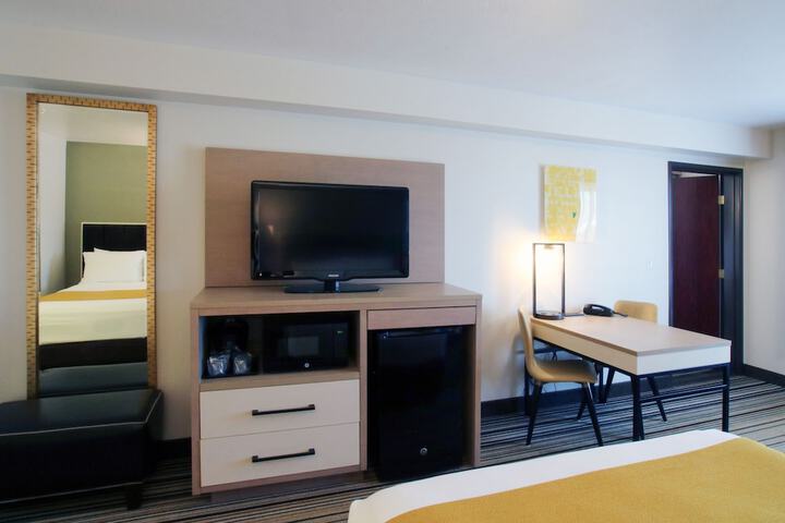 Room 33 of 43