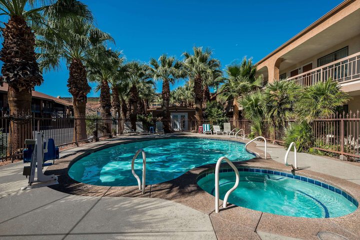 Pool 13 of 29