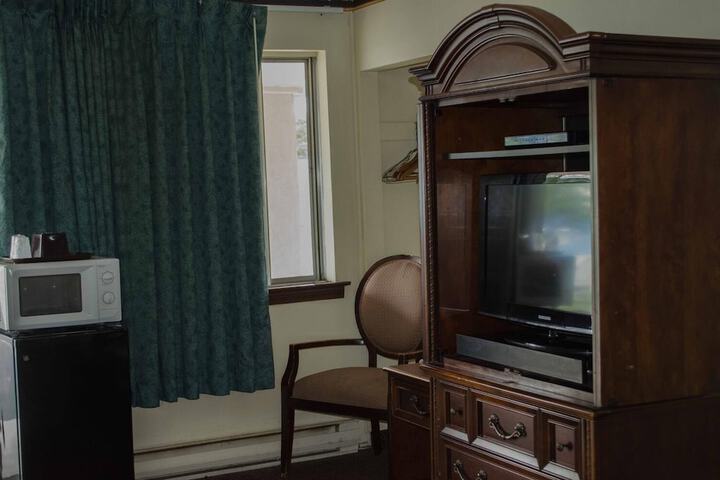 Room 9 of 11