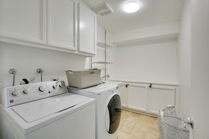 La Mesa Townhome: 15 Mi to San Diego!