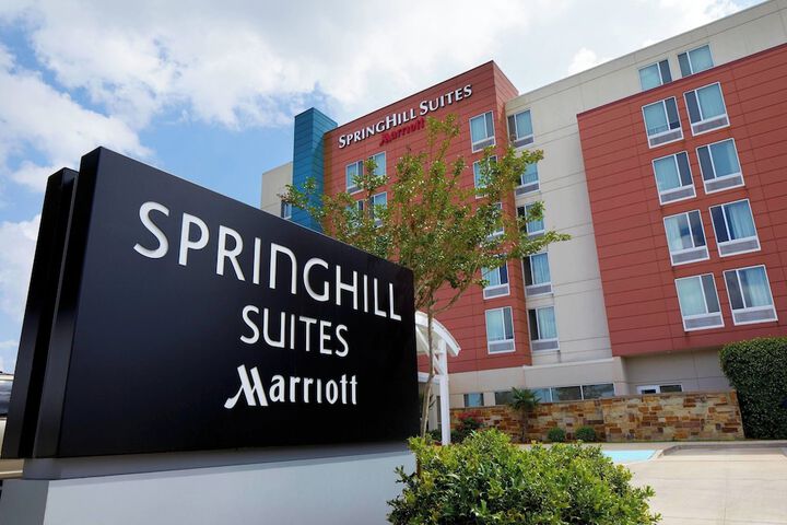 Hotel 1 of 25