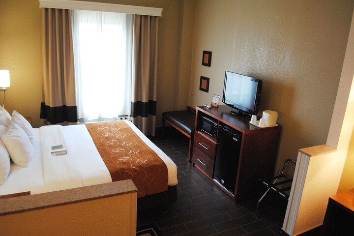 Comfort Suites Grand Rapids South