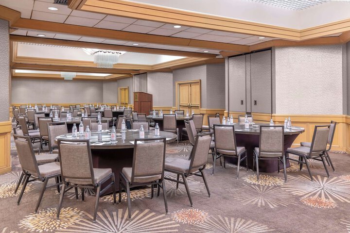 Hilton Orange County / Costa Mesa