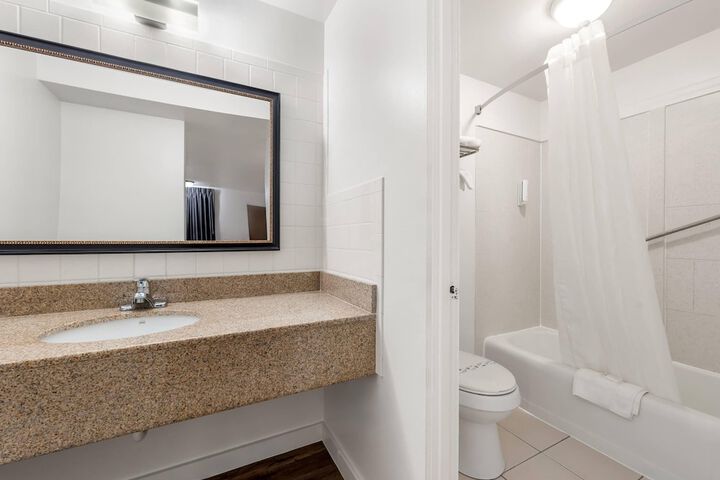 Econo Lodge Palmyra - Hershey