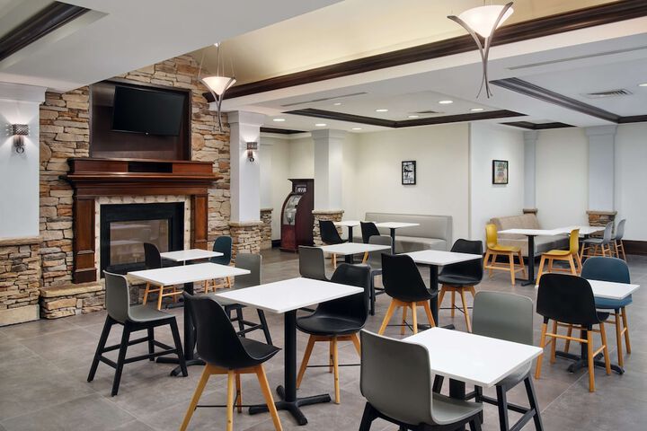 HYATT house Sterling / Dulles Airport-North