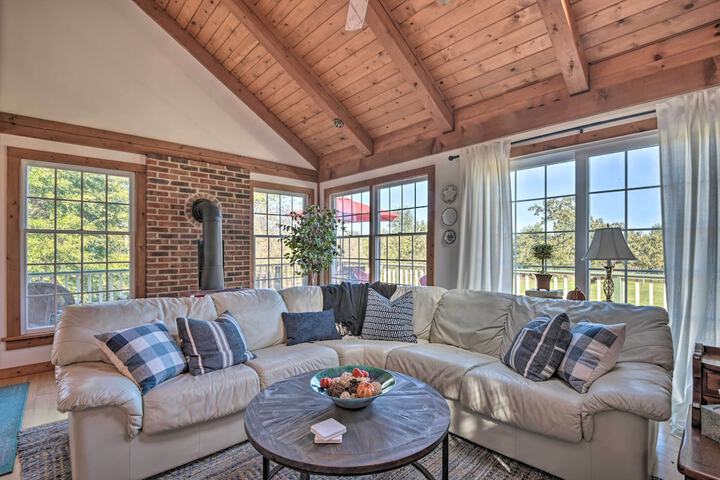 Lovettsville Cottage in Heart of Wine Country
