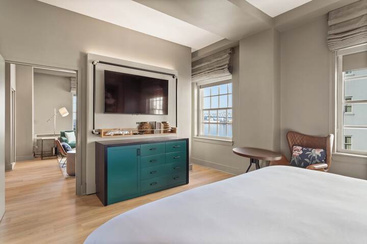 Hotel Indigo Baton Rouge Downtown by IHG