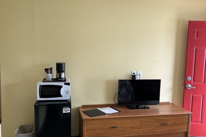 Room 179 of 443