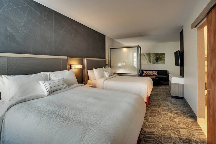 Room 21 of 27