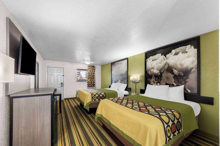 Room 21 of 44