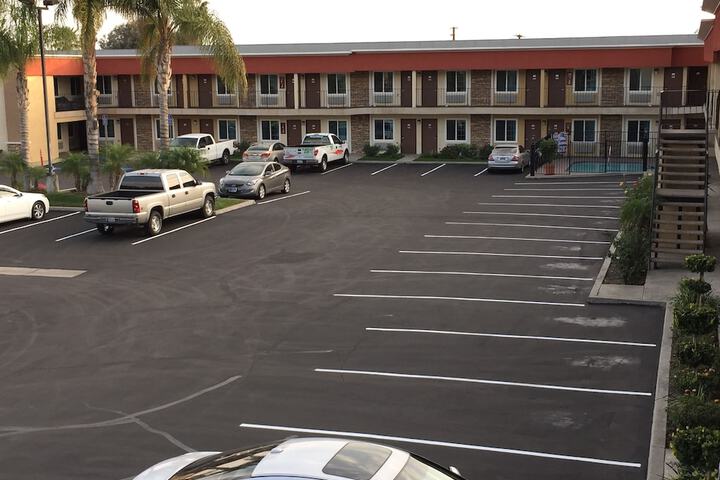 Ontario Inn & Suites