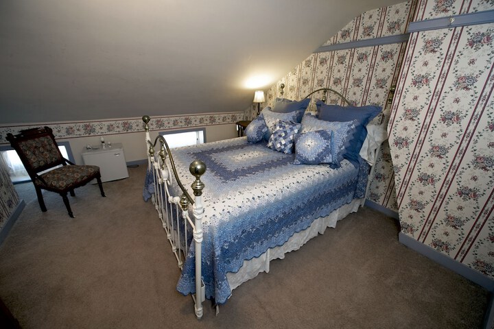 Room 15 of 39