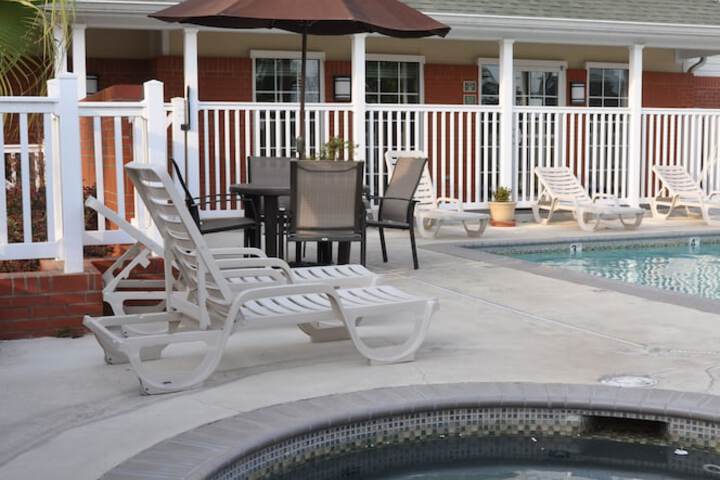 Pool 6 of 40