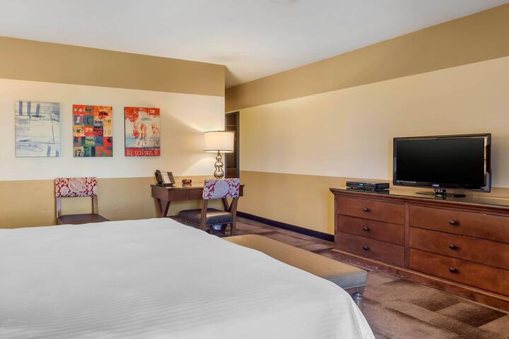 Carlton Oaks Lodge an Ascend Collection Hotel