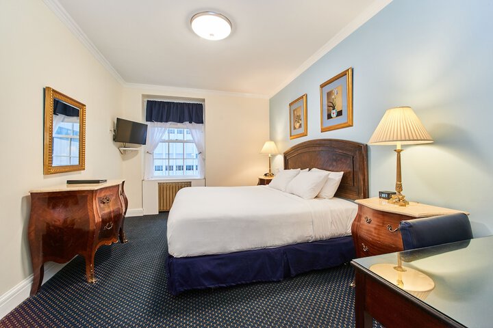 Room 10 of 50
