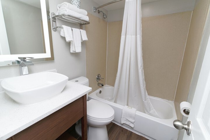 Room 10 of 30