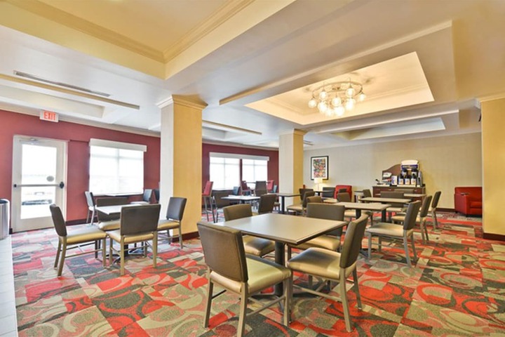 Holiday Inn Express & Suites Utica by IHG