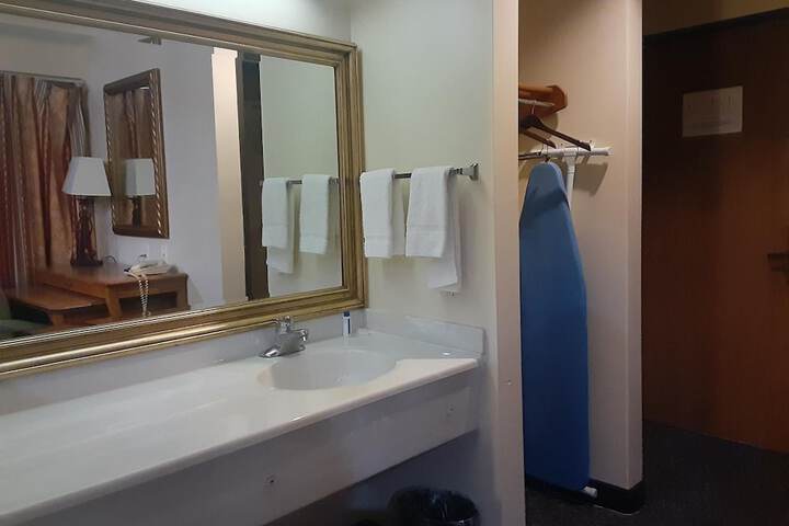 Room 25 of 31