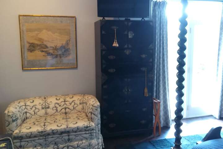 Inntiquity a Country Inn