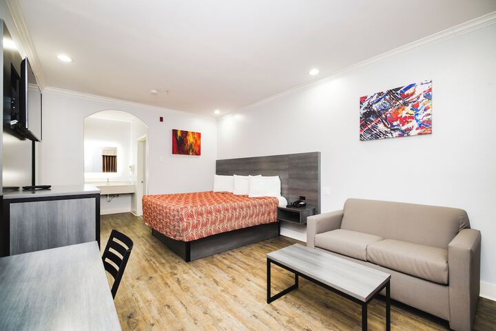 Room 9 of 19