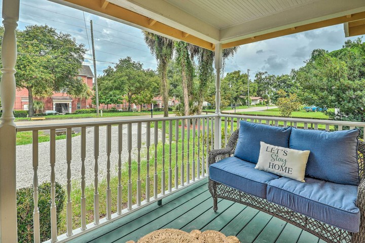 Family Home: Walk to Downtown & Stetson Univ!