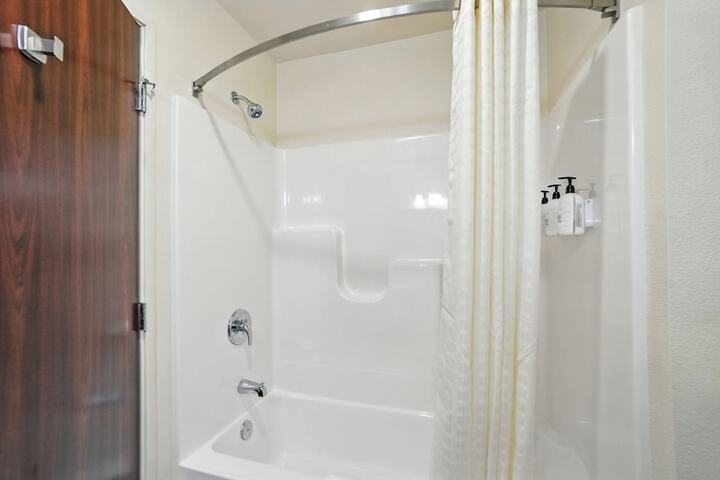 Cobblestone Hotel & Suites-Bellefontaine