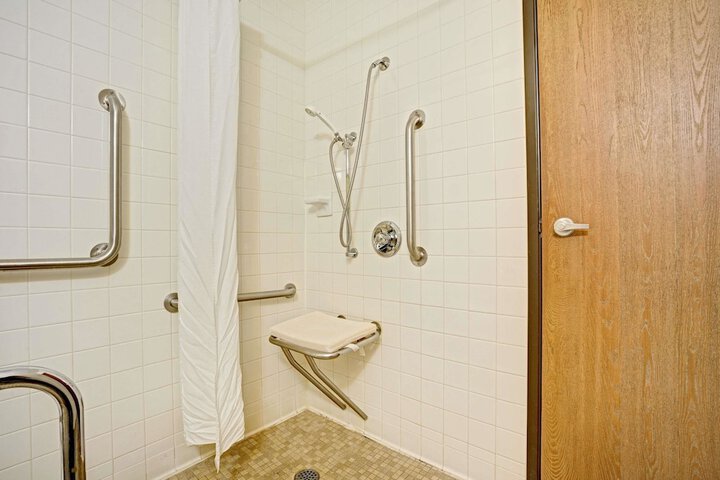 Room 10 of 27