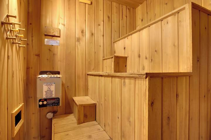 Iron River Condo w / Gas Grill Near Skiing + Hiking