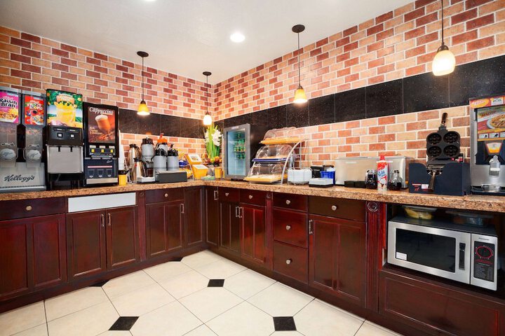 Days Inn by Wyndham Concord