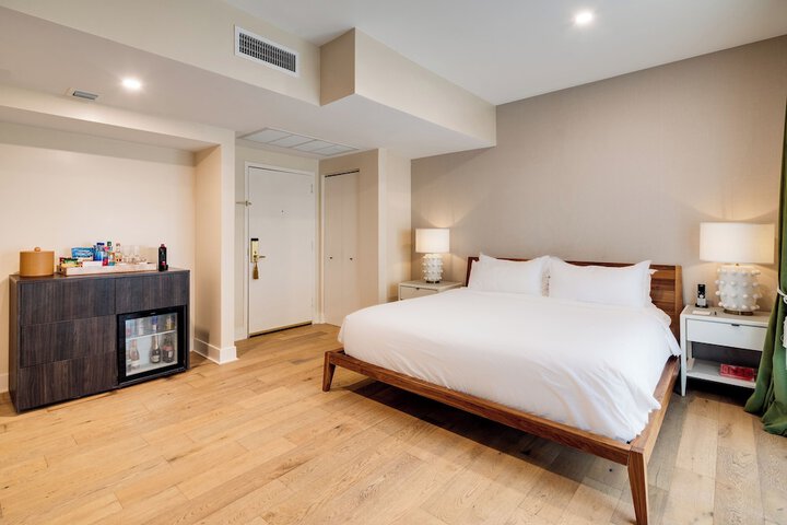 Room 73 of 125
