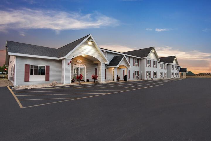 Baymont by Wyndham Marinette