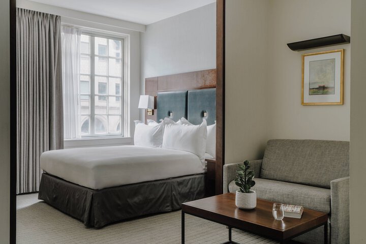 Room 28 of 48