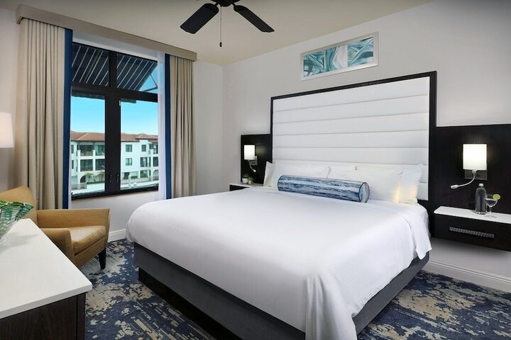 Naples Bay Resort & Marina