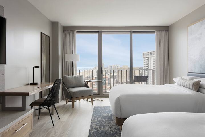 Room 44 of 118