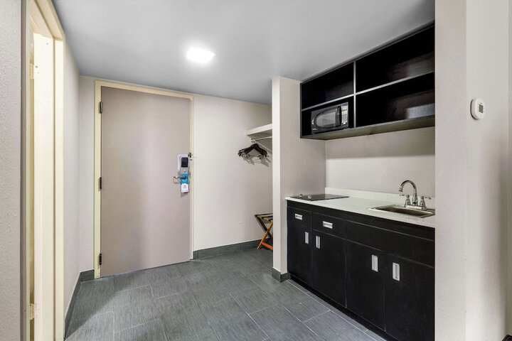 Room 26 of 54