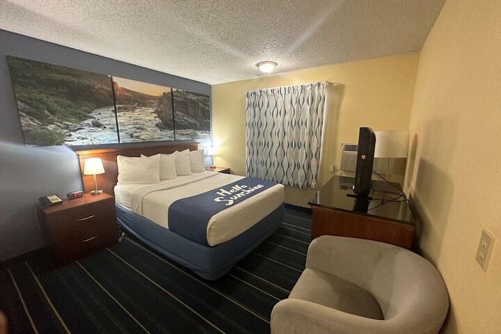 Room 35 of 60