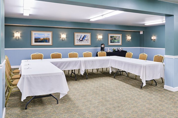 The Oceanfront Litchfield Inn