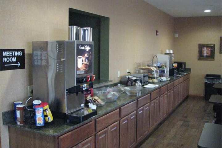 Randolph Inn and Suites