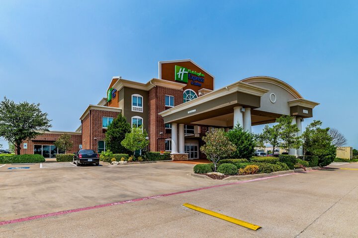 Holiday Inn Express & Suites Fort Worth - Fossil Creek by IHG