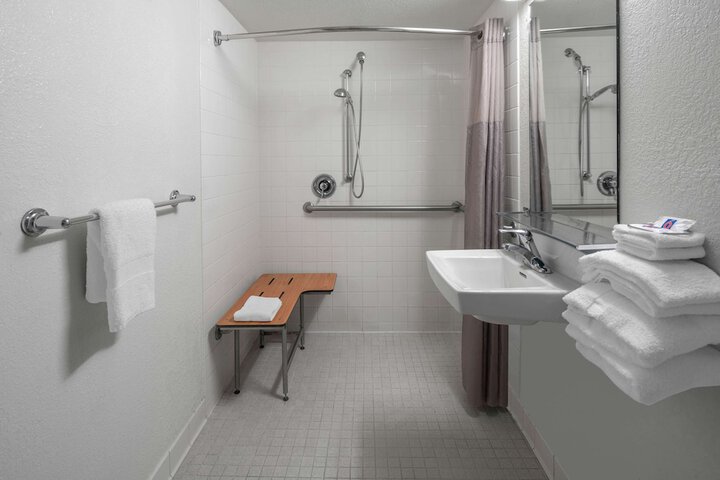 Room 11 of 20