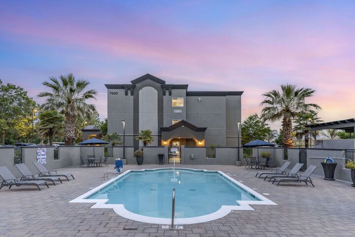 Pool 4 of 51
